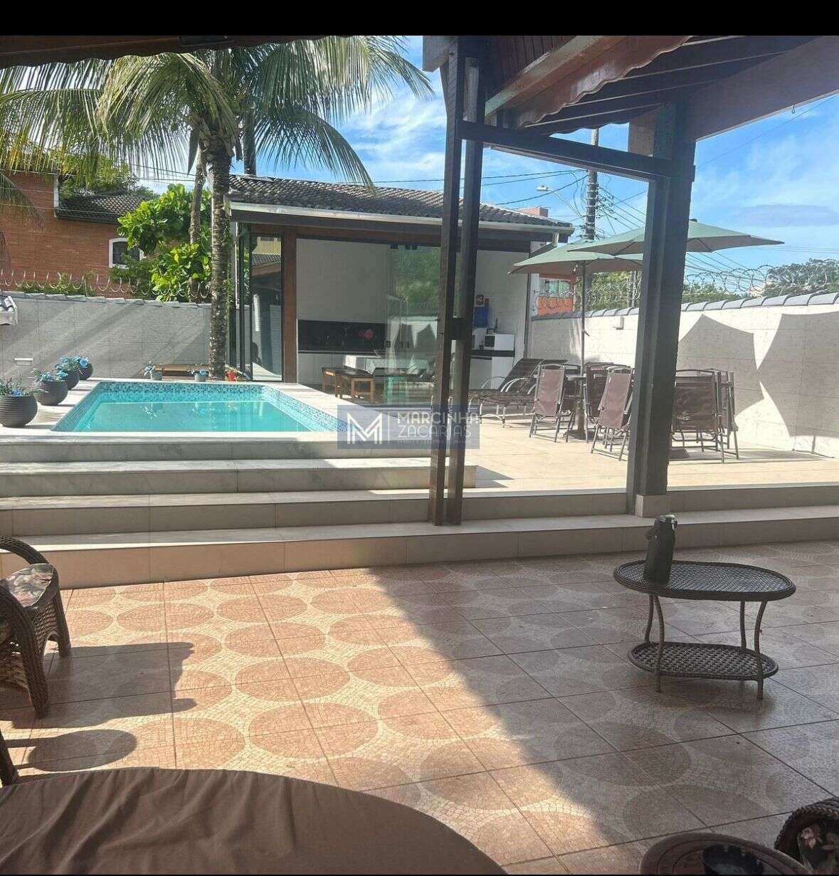 Linda casa para venda a apenas 600m da orla da praia da Martim de Sá, Caraguatatuba/SP, com 5 dormitórios - Marcinha Zacarias